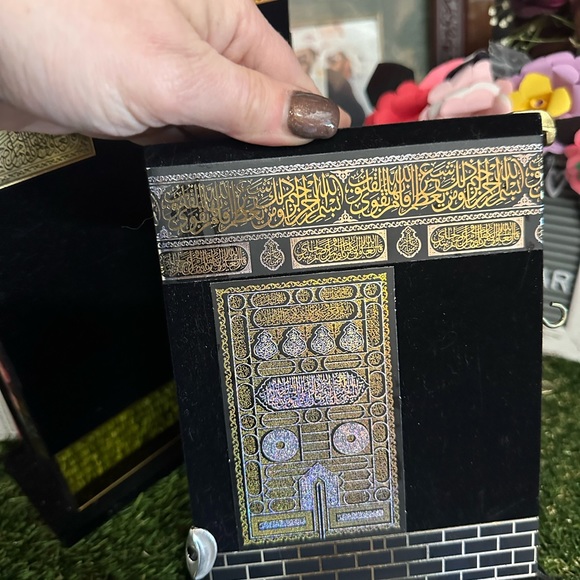 Both Qurans in decorative protective sleeves - Picture 5 of 8